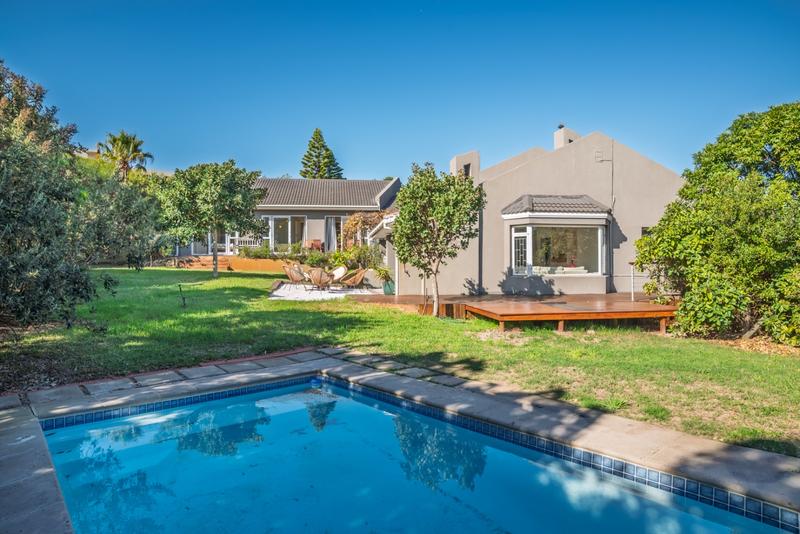 To Let 5 Bedroom Property for Rent in Crofters Valley Western Cape